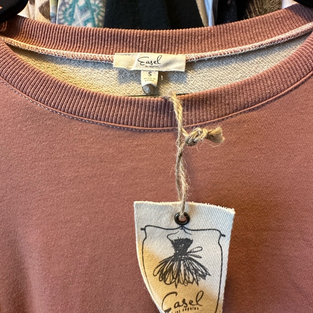 Easel Dusty Rose Top